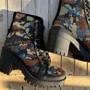 Beautiful New Steve Madden Rhinestone Studded Camo Boots